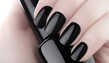 Esmalte Preto: você usa?