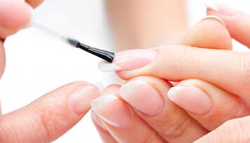 Base com Óleos Essenciais para Fortalecer as Unhas