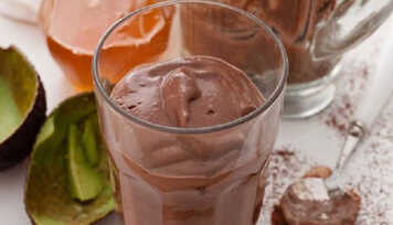 Vídeo: Receita de Batida de Abacate com Cacau