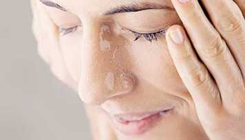 Como Fazer um Demaquilante Natural (com Vídeo)