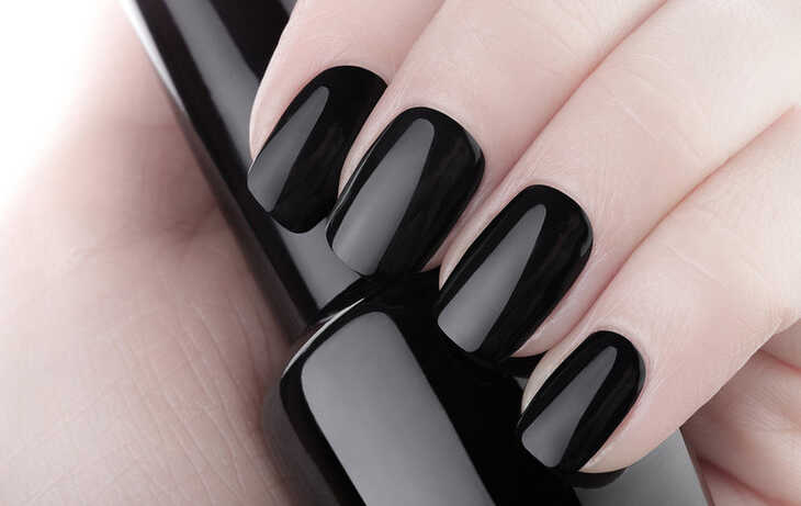 Esmalte Preto: você usa?